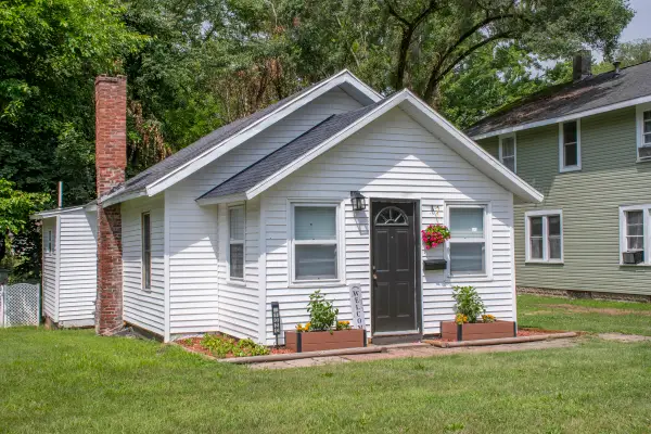 1020 N 8th Street, Niles, MI 49120