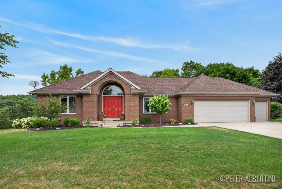 5157 S Silverstone Drive Ne, Comstock Park, MI 49321 - #3