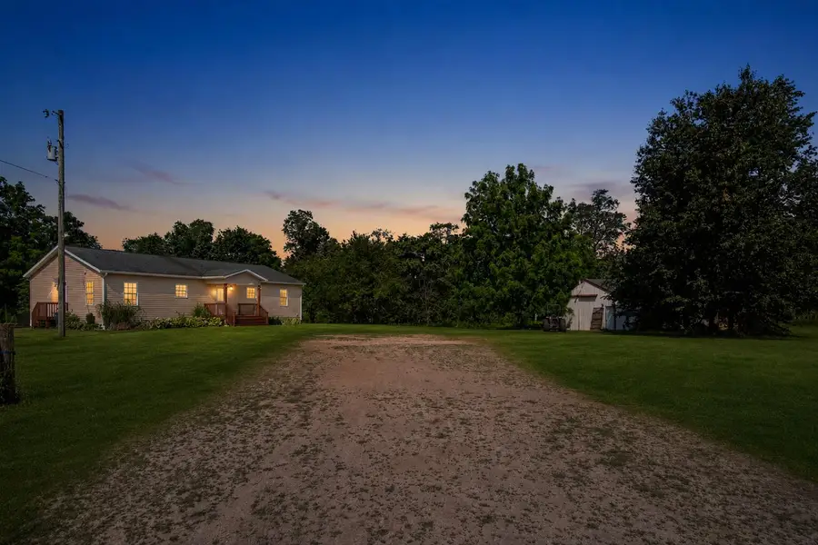 11159 Gravel Ridge Road, Lakeview, MI 48850 - #3