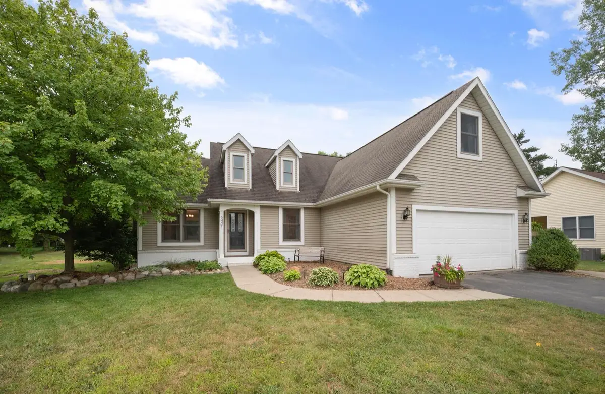6401 Woodbrook Court, Linden, MI 48451 - #1