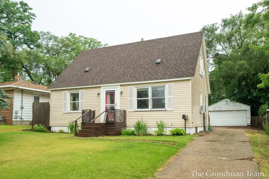 2707 Charlesgate Avenue Sw, Wyoming, MI 49509 - #2