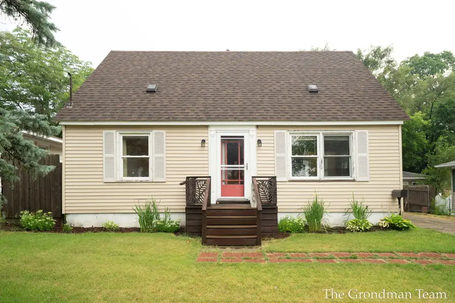 2707 Charlesgate Avenue Sw, Wyoming, MI 49509 - #3