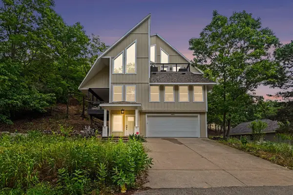 18882 Piney Point Drive, Spring Lake, MI 49456