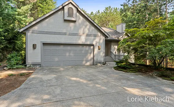 11940 Lakeshore Avenue, Grand Haven, MI 49417