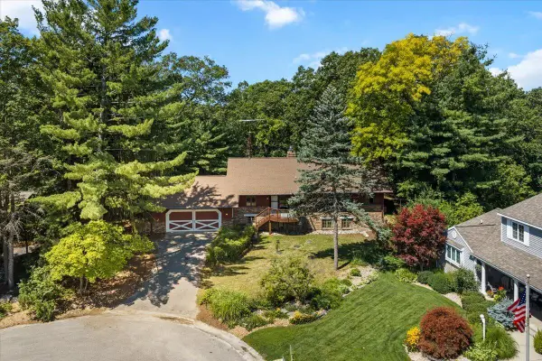 3365 Wildridge Drive Ne, Grand Rapids, MI 49525
