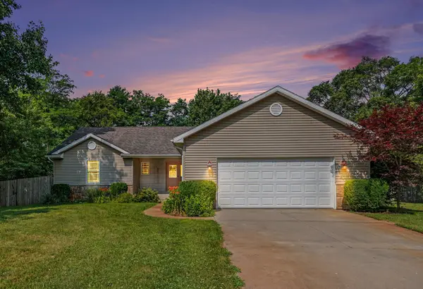 69862 Roy Drive, Edwardsburg, MI 49112