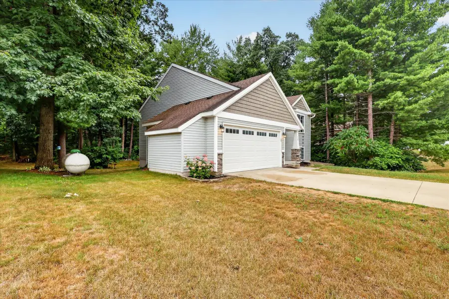728 W River Hills Court, Newaygo, MI 49337 - #2