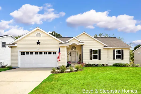 442 Shaw Estates Drive Ne, Rockford, MI 49341