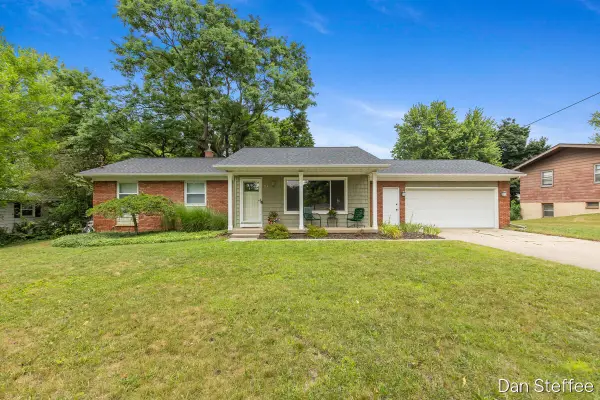 841 Elmdale Street Ne, Grand Rapids, MI 49525