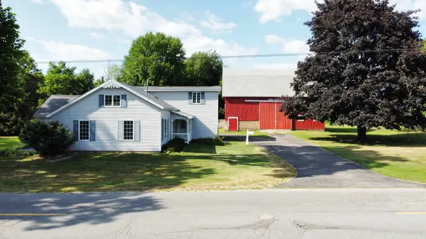 2151 E Coral Road Ne, Edmore, MI 48829