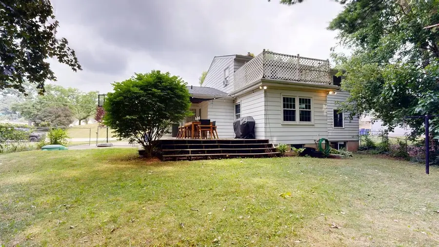 2046 Acton Road Nw, Grand Rapids, MI 49504 - #2