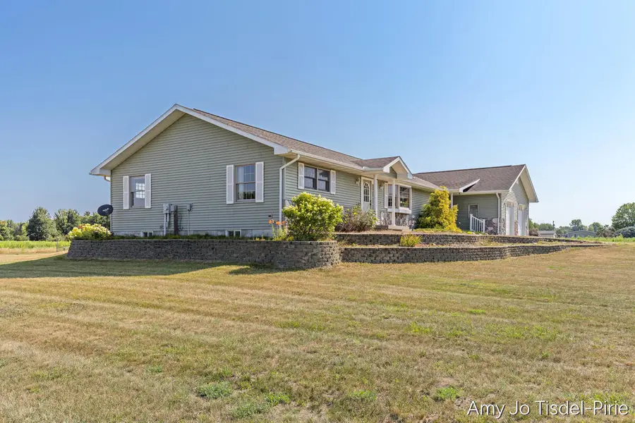 16972 W Stanton Road, Pierson, MI 49339 - #2