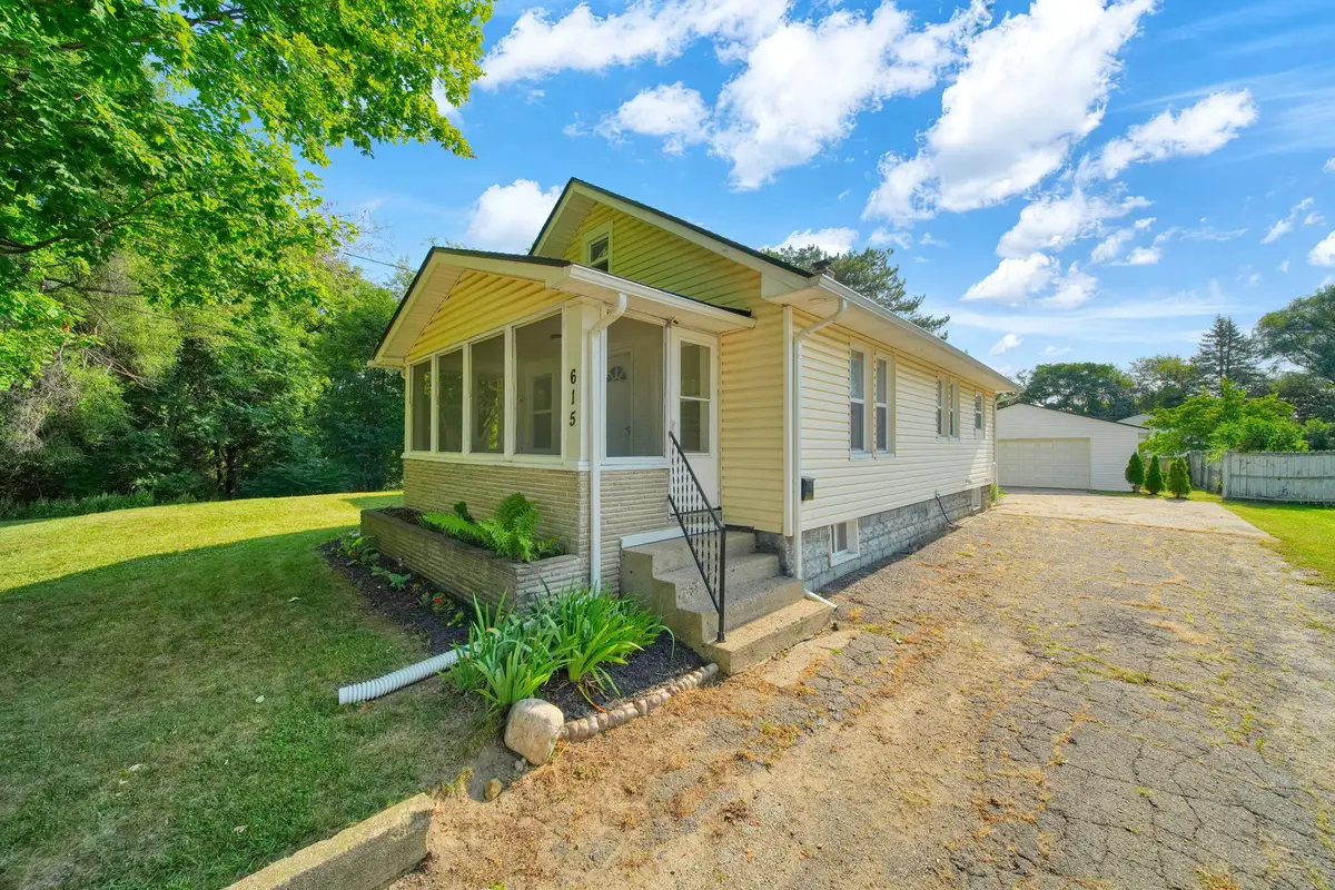 615 N Pleasant Street, Jackson, MI 49202 - #1
