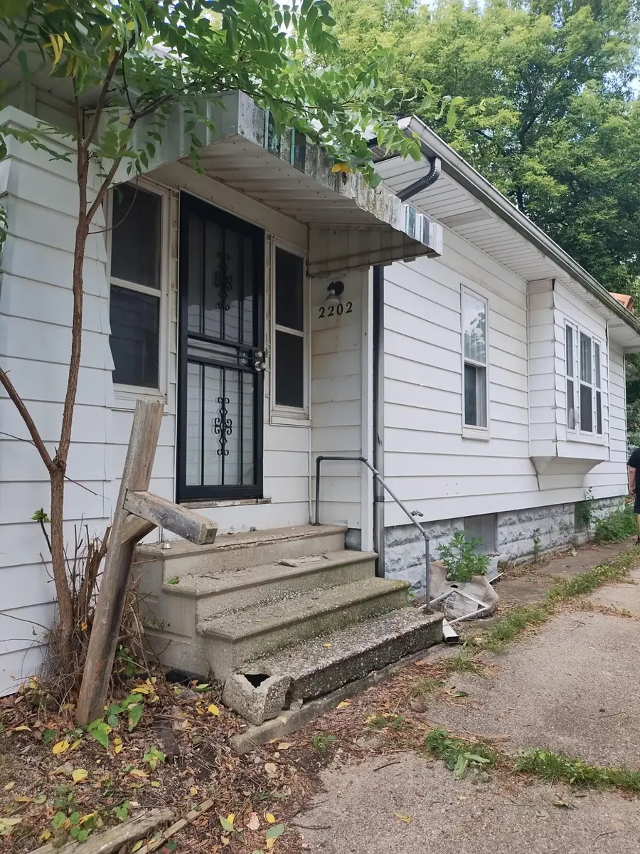 2202 Swayze Street, Flint, MI 48503 - #2