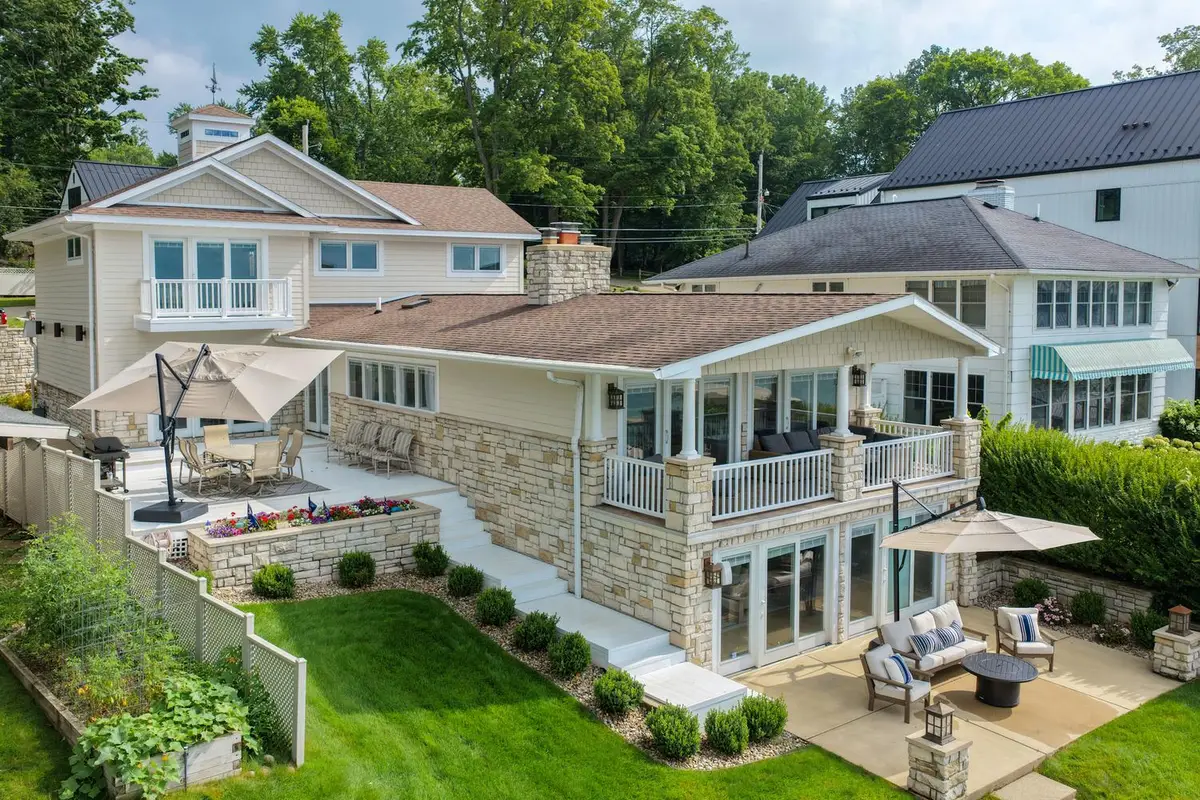 21953 Howell Drive, Cassopolis, MI 49031 - #1