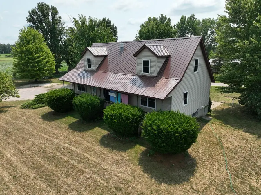 3810 W 72nd Street, Newaygo, MI 49337 - #3