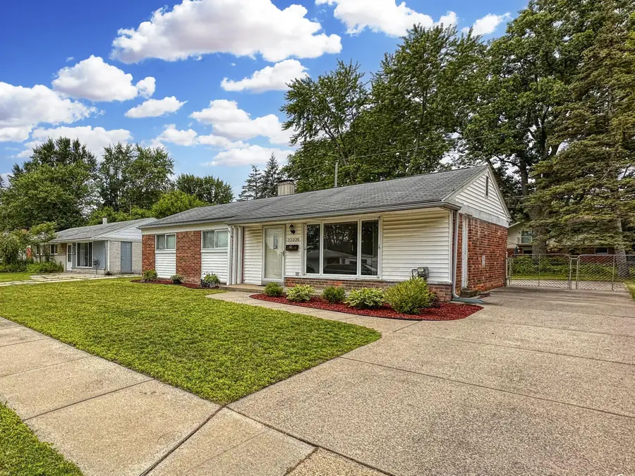 32339 Chalfonte Drive, Warren, MI 48092 - #3