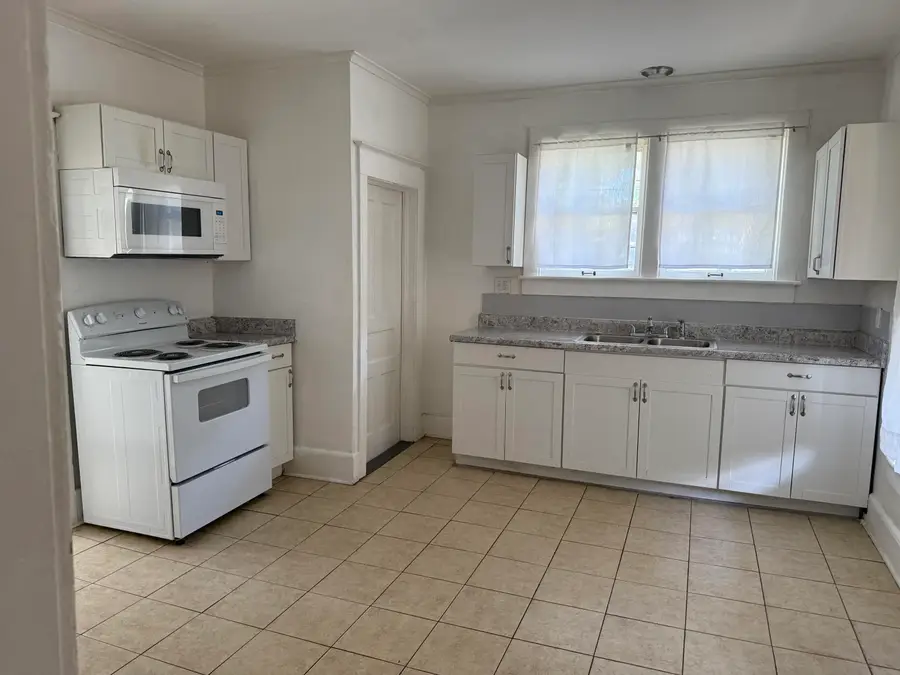 2921 7th Street, Muskegon Heights, MI 49444 - #2