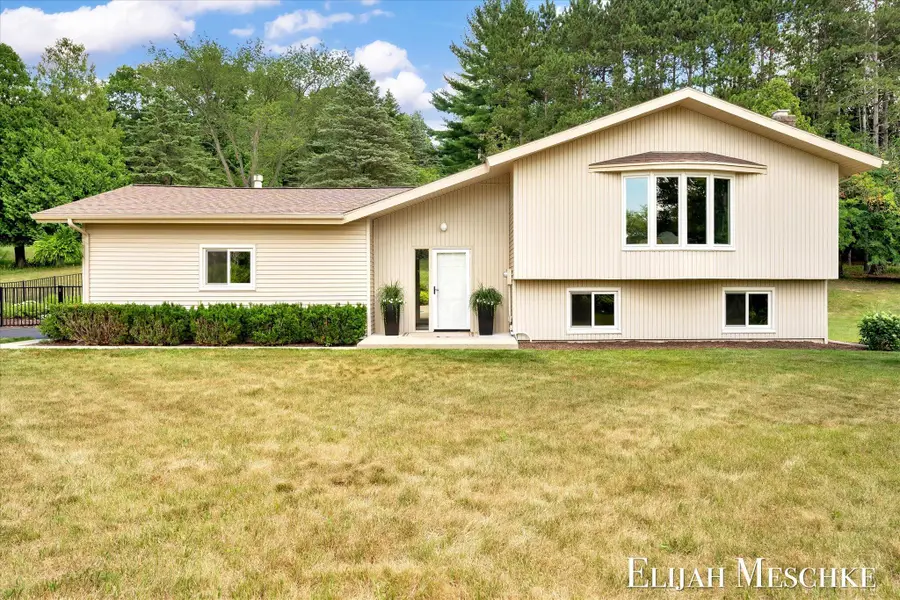 6160 Myers Lake Avenue Ne, Rockford, MI 49341 - #2