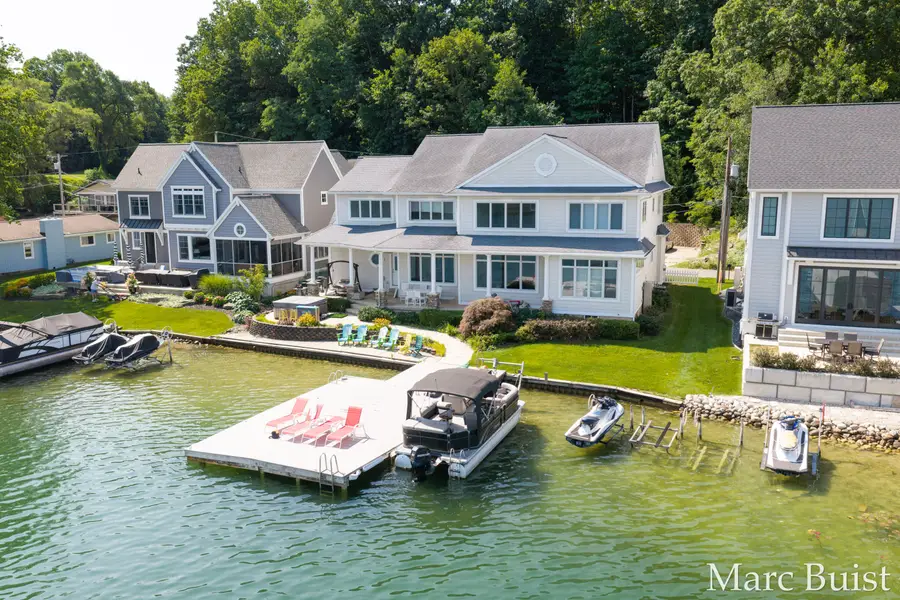421 N Lake Drive, Caledonia, MI 49316 - #3