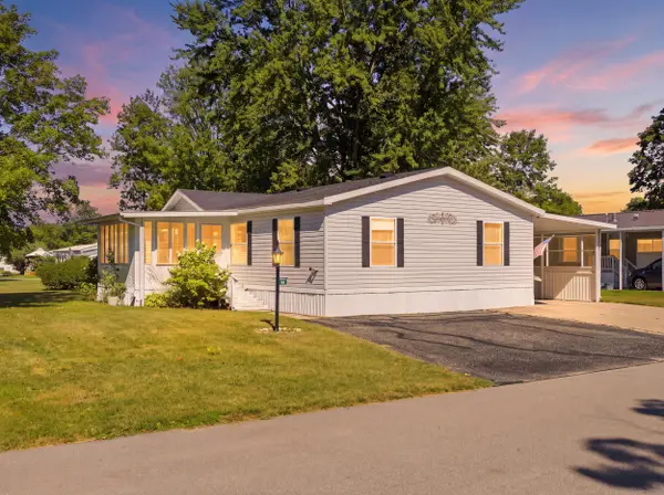 65 Hemlock Avenue Ne, Cedar Springs, MI 49319