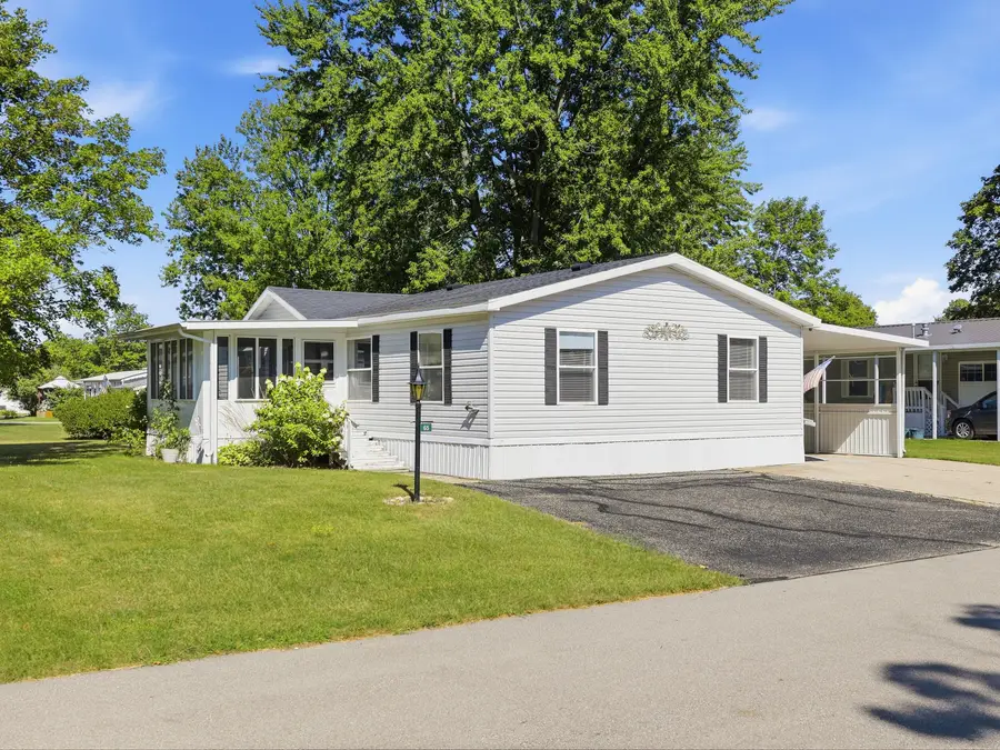 65 Hemlock Avenue Ne, Cedar Springs, MI 49319 - #3