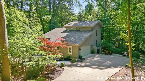 1215 Ash Drive, South Haven, MI 49090