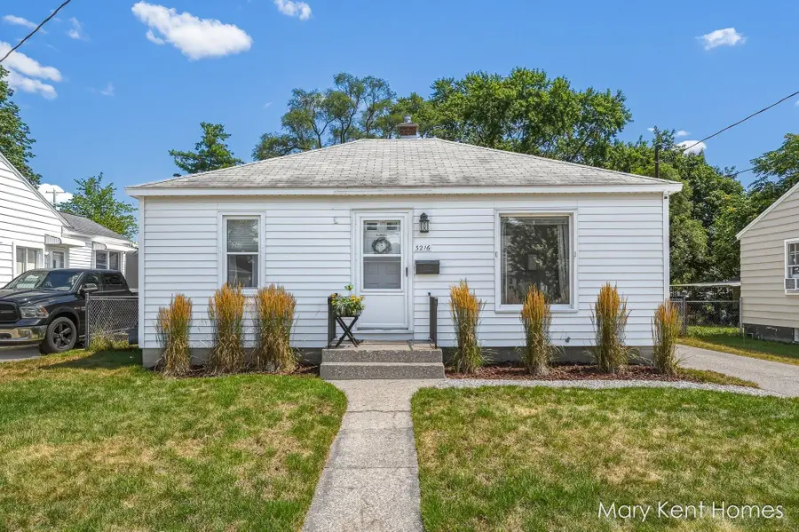 3216 SW Hillcroft Avenue Sw, Wyoming, MI 49548 - #3