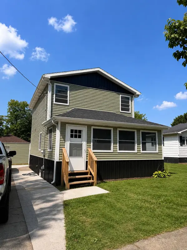 412 4th Avenue, Three Rivers, MI 49093