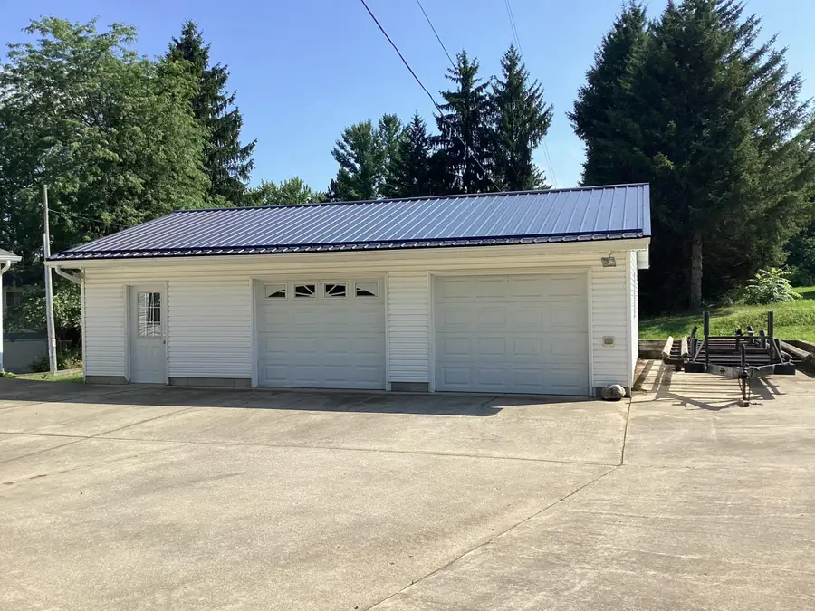 124 Horseshoe Drive, Leroy, MI 49655 - #2