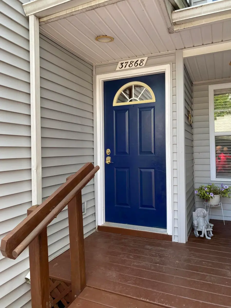 37868 Jefferson Avenue, Harrison Township, MI 48045 - #2