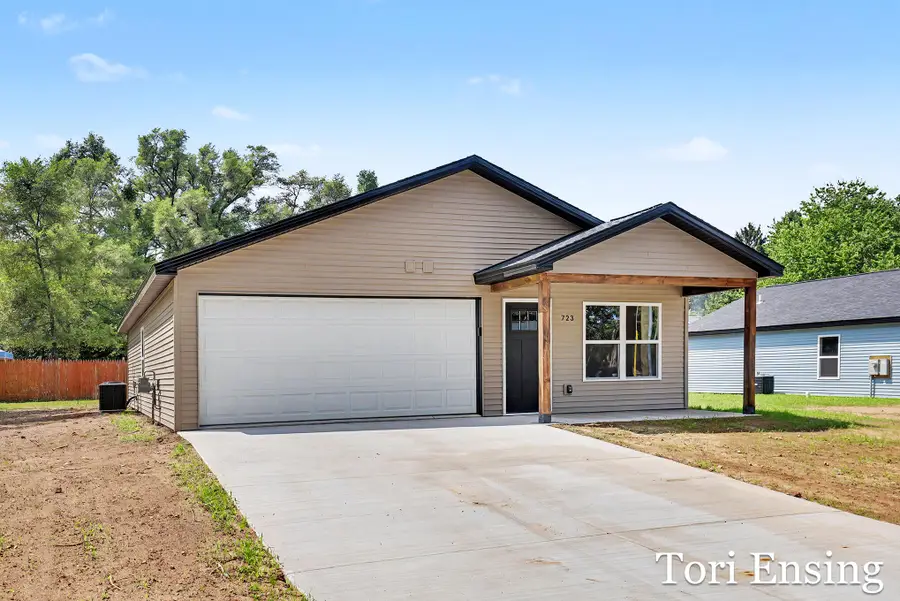 723 N Burgess Street, Greenville, MI 48838 - #2