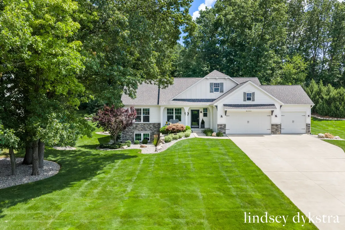 6262 Boulder Ridge Drive Ne, Belmont, MI 49306 - #1