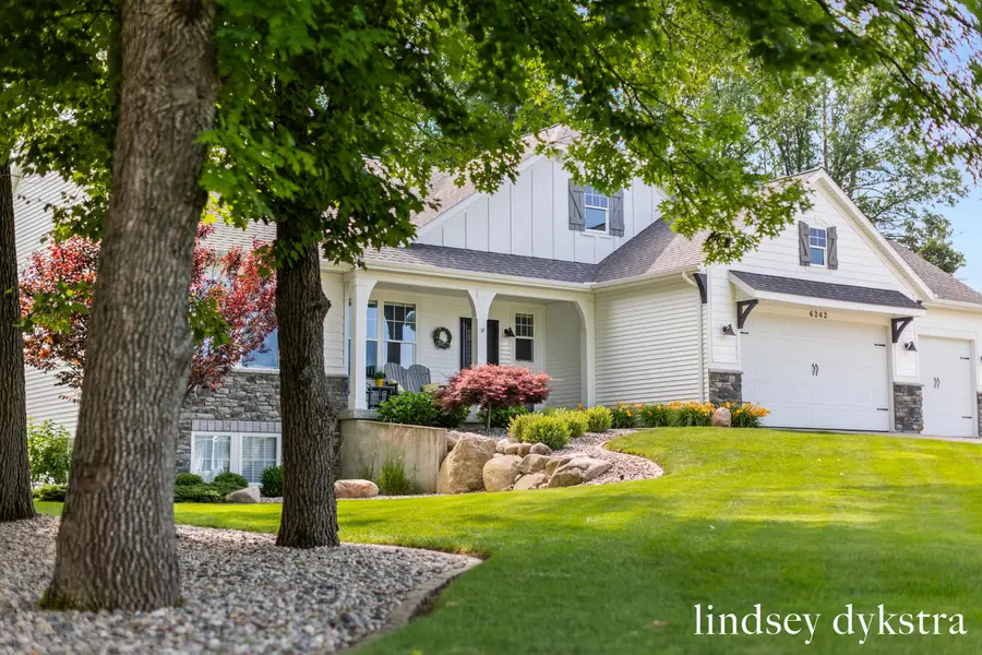 6262 Boulder Ridge Drive Ne, Belmont, MI 49306 - #2