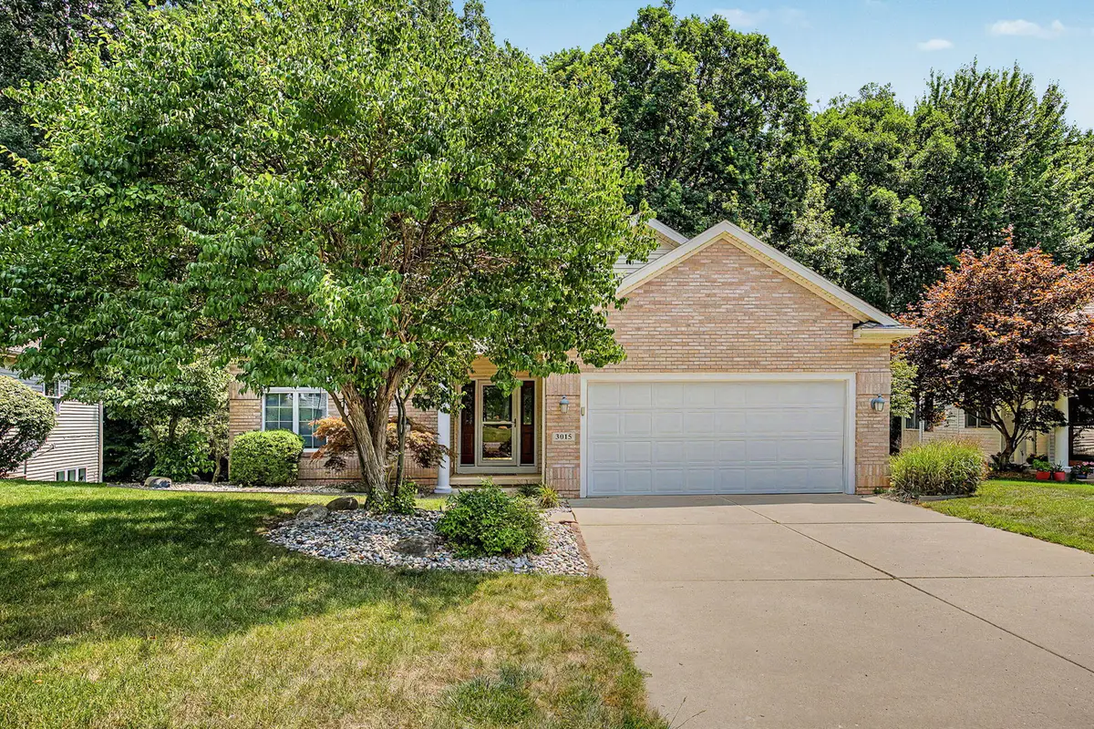 3015 S Wood Dale Drive, Jackson, MI 49203 - #1