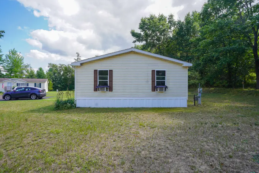 513 E Rainbow Road, Newaygo, MI 49337 - #2
