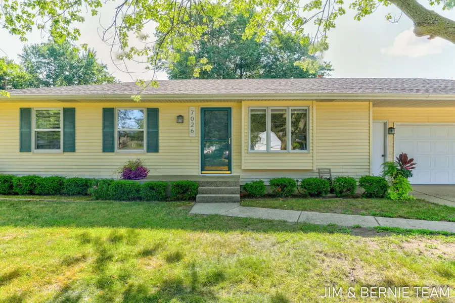 7026 Southwood Drive, Jenison, MI 49428 - #2