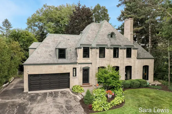 298 Morningside Drive Se, Grand Rapids, MI 49506