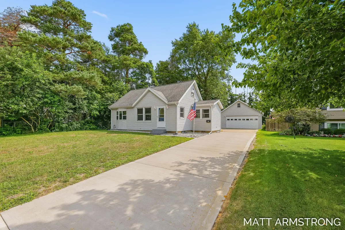 3320 Taft Avenue Sw, Wyoming, MI 49519 - #1