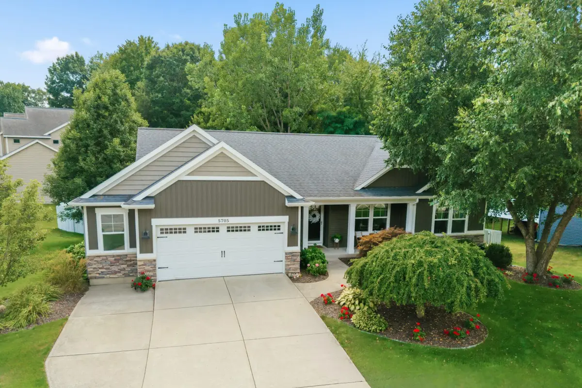 5705 Kenstyn Drive Sw, Wyoming, MI 49418 - #1
