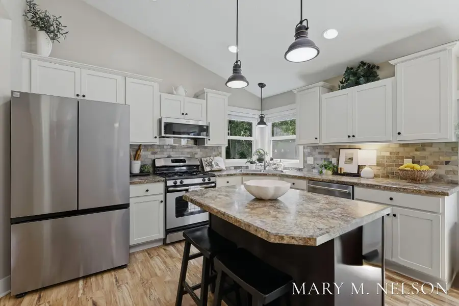 5705 Kenstyn Drive Sw, Wyoming, MI 49418 - #3