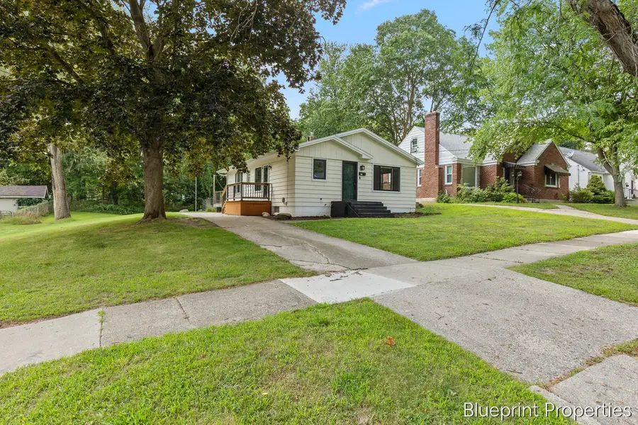 735 Maridell Avenue Nw, Grand Rapids, MI 49504 - #2