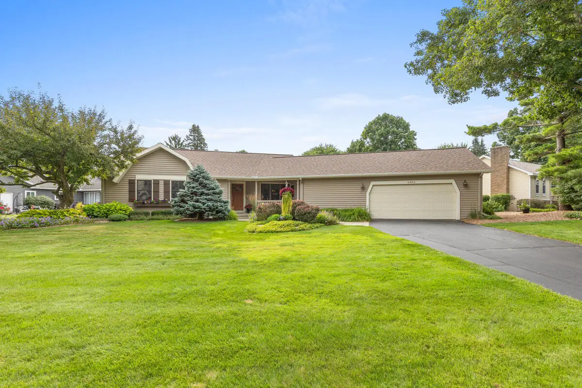 6866 Vista Grande Drive Ne, Rockford, MI 49341 - #1