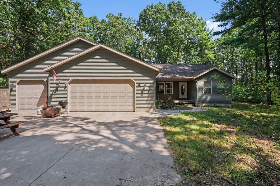 416 E River Road, Muskegon, MI 49445 - #3