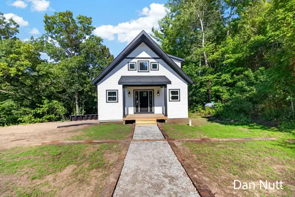12466 S Maple Island Road, Twin Lake, MI 49457