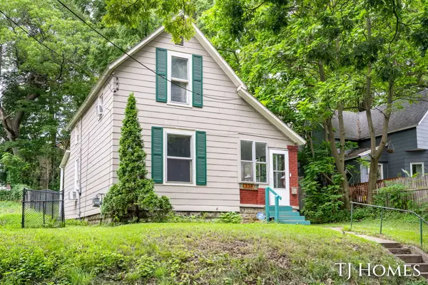 338 Hanover Street Ne, Grand Rapids, MI 49505
