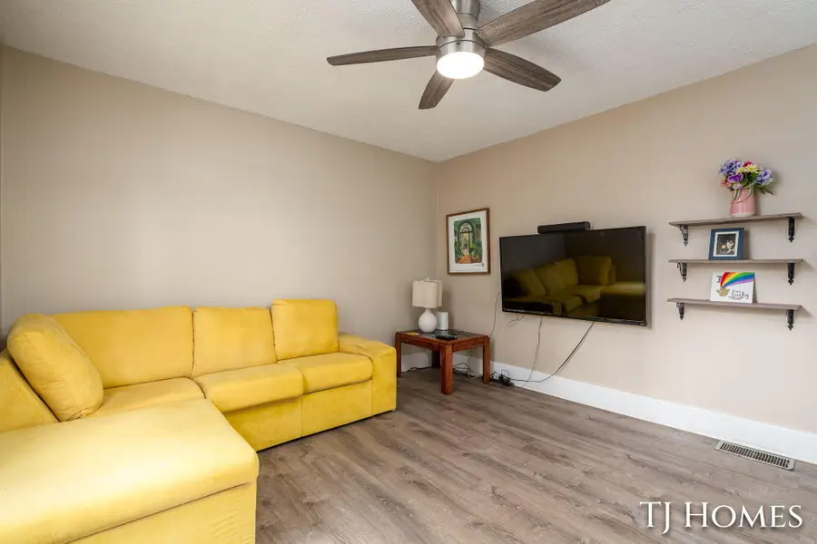 338 Hanover Street Ne, Grand Rapids, MI 49505 - #3