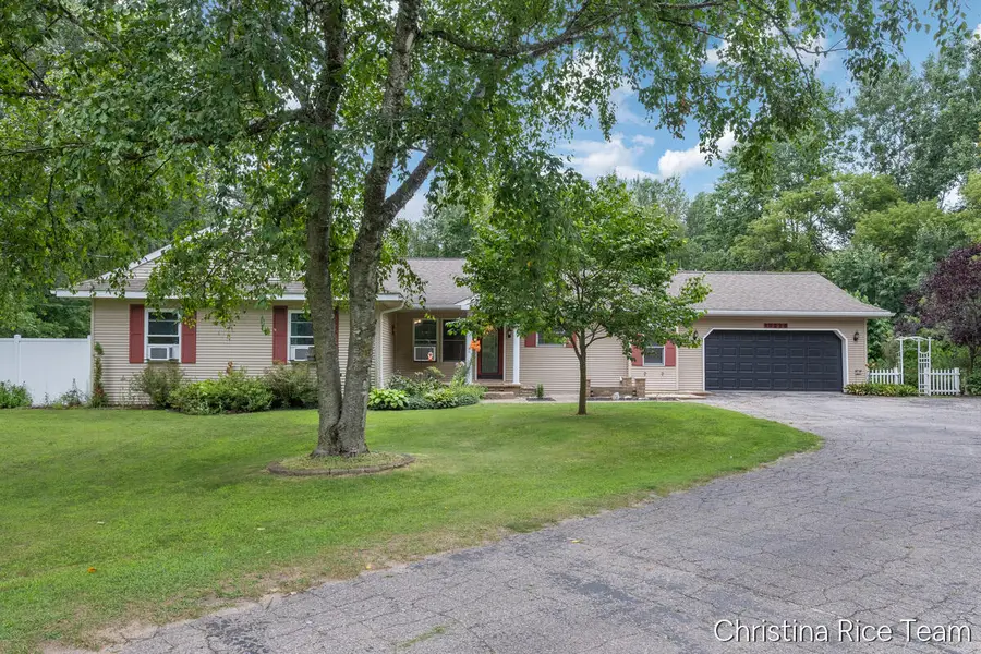 10226 SW Greenville Road, Greenville, MI 48838 - #2