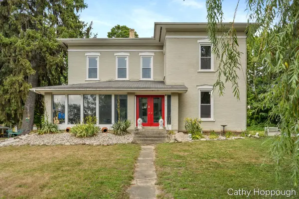 404 E Main Street, Ionia, MI 48846