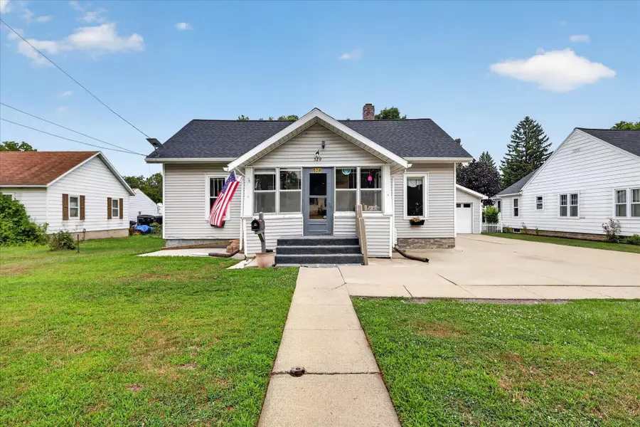 529 W Clinton Street, Hastings, MI 49058 - #3
